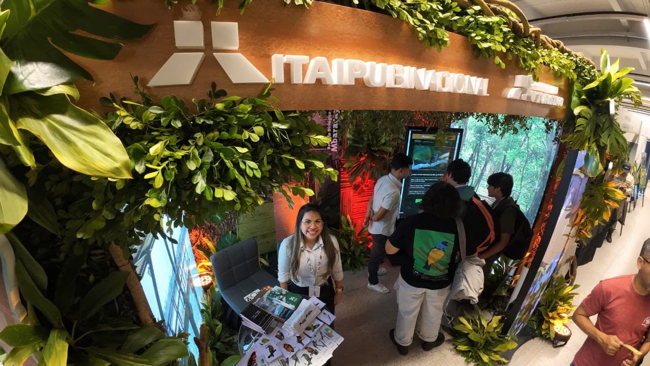 ITAIPU marca presencia en la XV Feria de Aves de Sudamérica que se realiza en Asunción