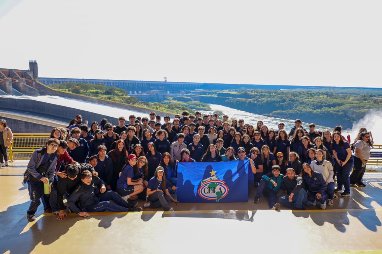 Vertedero abierto de ITAIPU atrajo a gran cantidad de visitantes durante el fin de semana