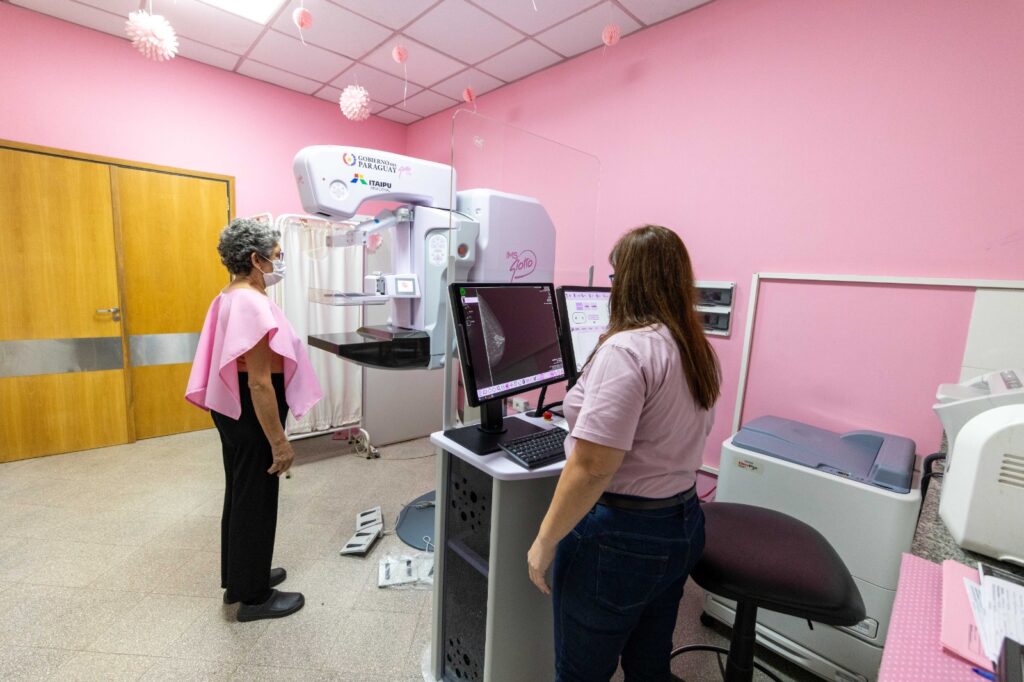 ITAIPU se suma a la campaña Octubre Rosa y refuerza acciones de prevención junto a Tesãi