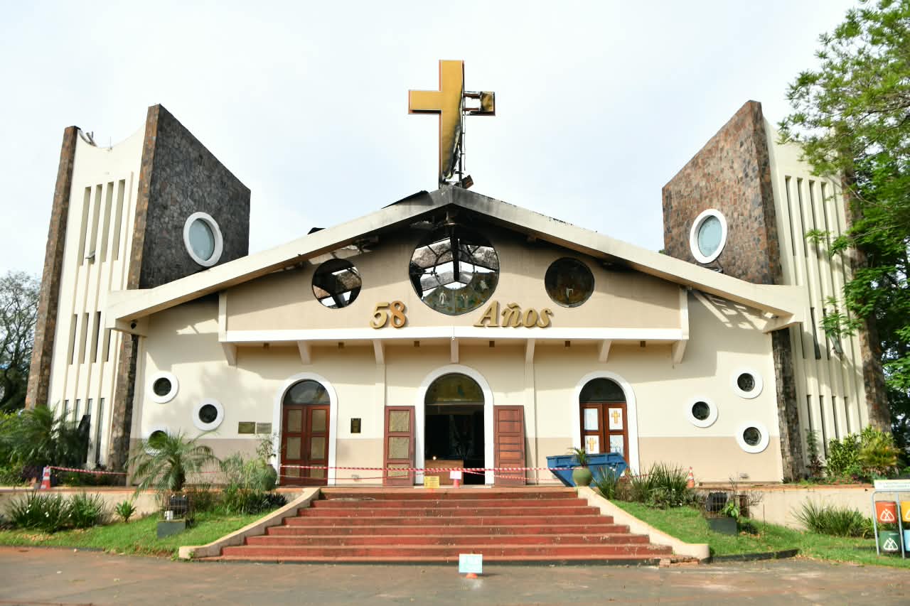 Avanzan obras de restauración de la Catedral San Blas de Ciudad del Este con apoyo de ITAIPU